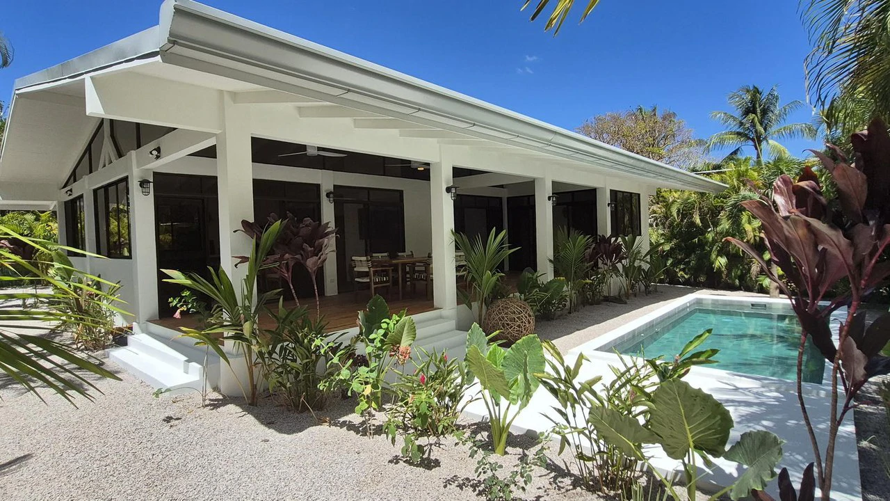 Casa Sol: Casa Sol – A Tropical Beach-Style Home with Pool, Designed for Year-Round Vacation Living - Gallery image 32