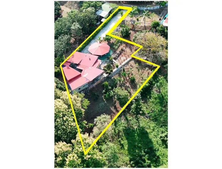 Property for Sale in Cuarros de Lagunillas, Garabito | 2,044 m² with 2 Bedrooms