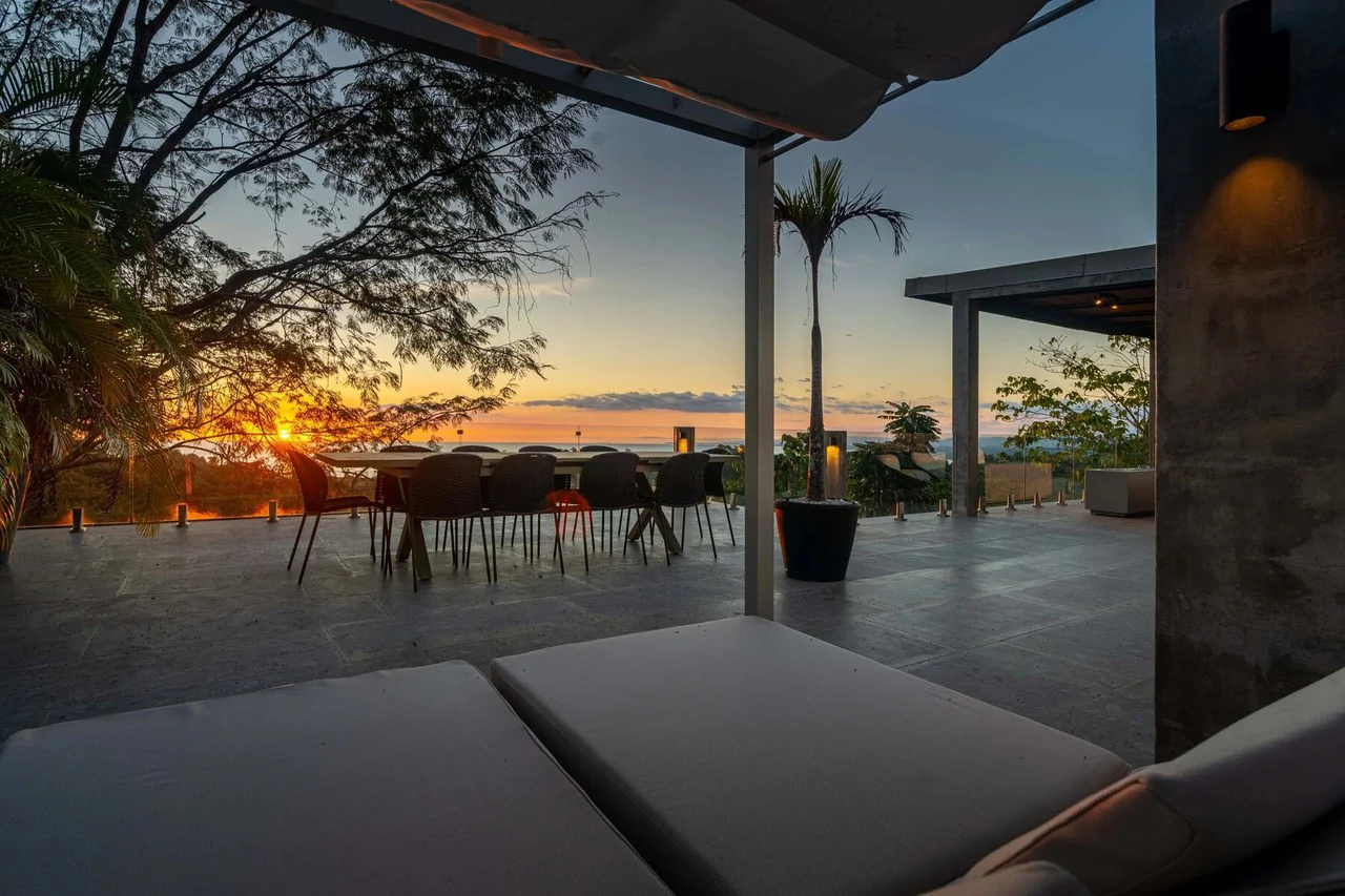 Casa Moon Diablo: Iconic Ocean View Luxury Estate with Infinity Pool, Rooftop Patio, Gym & Sauna in Manuel Antonio - Gallery image 8