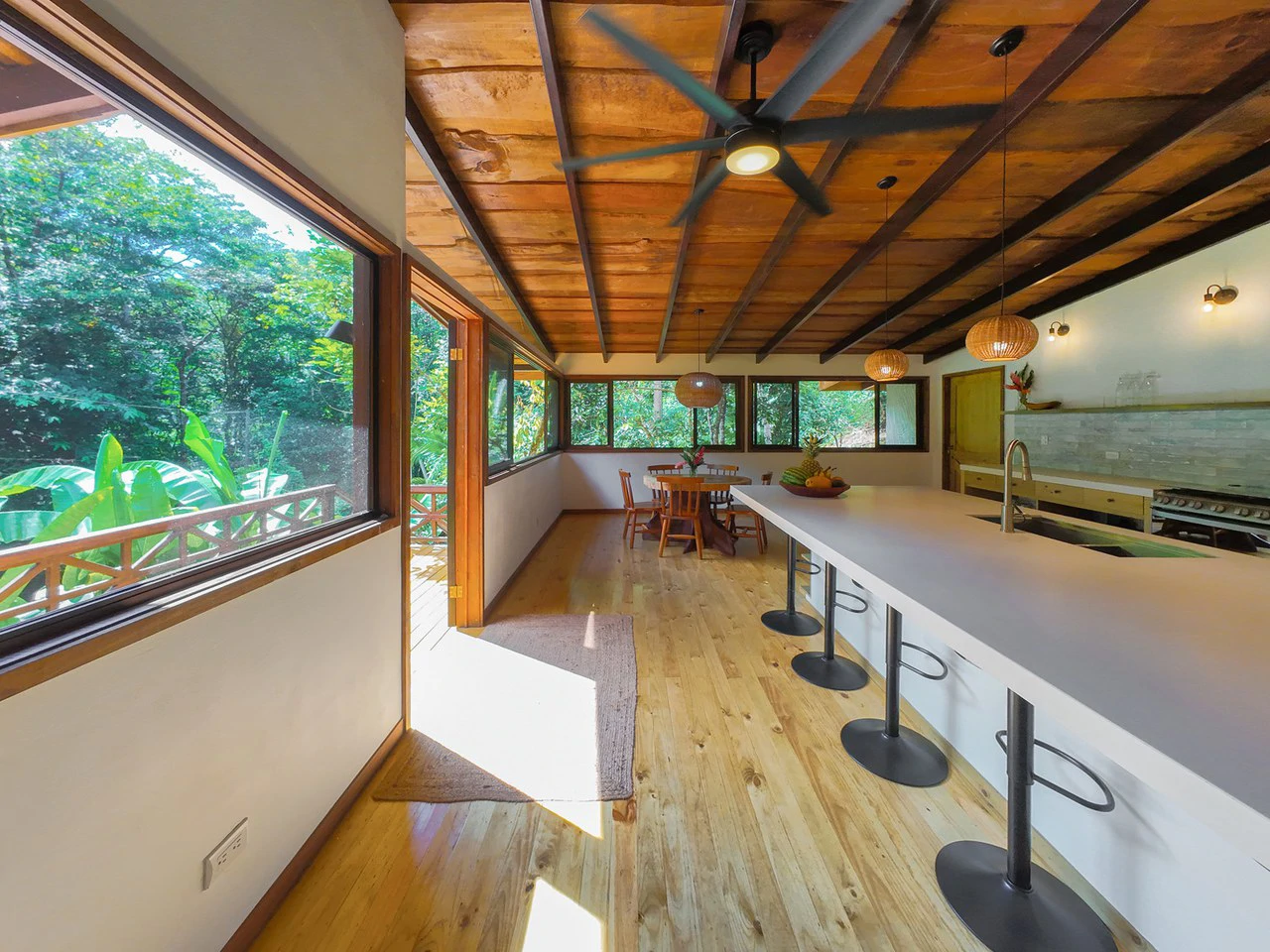 Serene Jungle Home + Guest Cabin on 3 Acres and River - Gallery image 9