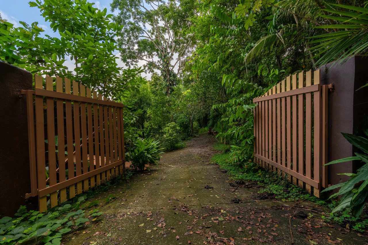 Prime 7.8 Acre Commercial Property with Restaurant for Sale in Costa Rica - Gallery image 52