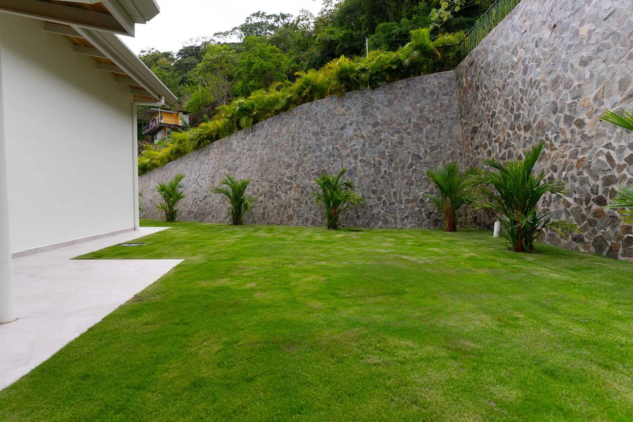 New Contemporary Home with Infinity Pool for Sale in Atenas, Costa Rica - photo 33