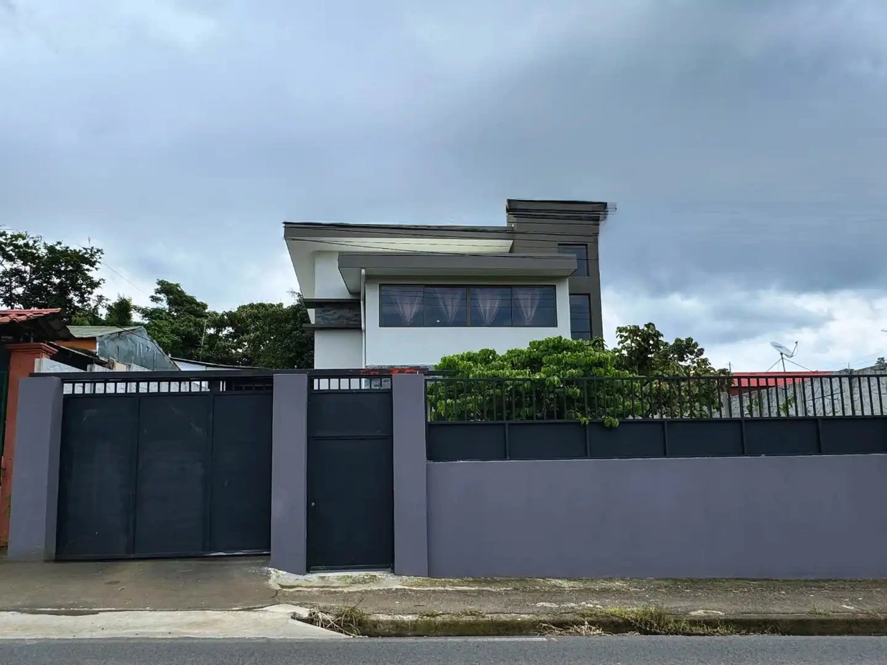 Sale of Magnificent Modern House in Zaragoza Palmares Costa Rica