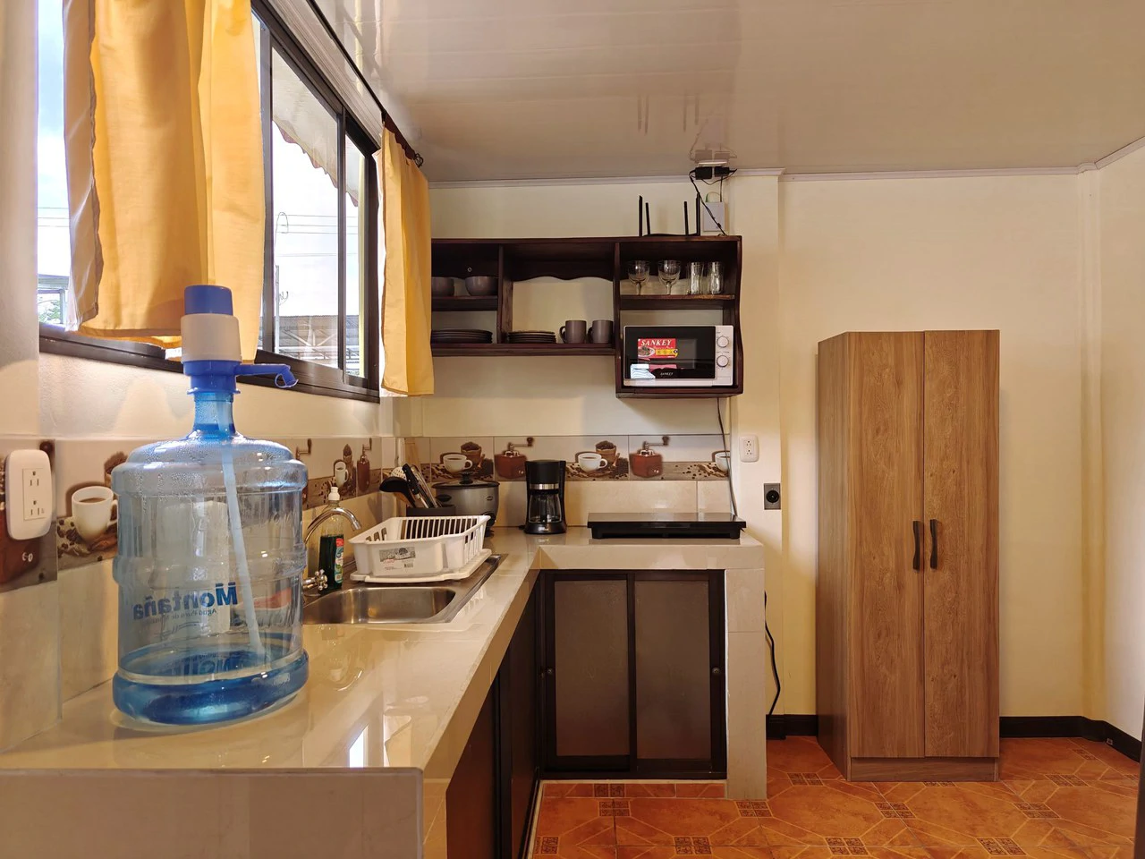 3 Bd/3 Ba - Triplex Apartment with Pool: in Hone Creek - Gallery image 13
