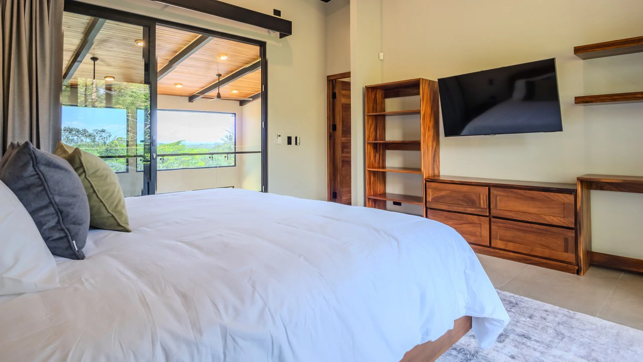 Luxury 3 Bedroom Home with Ocean Views in Downtown Uvita - Gallery image 55