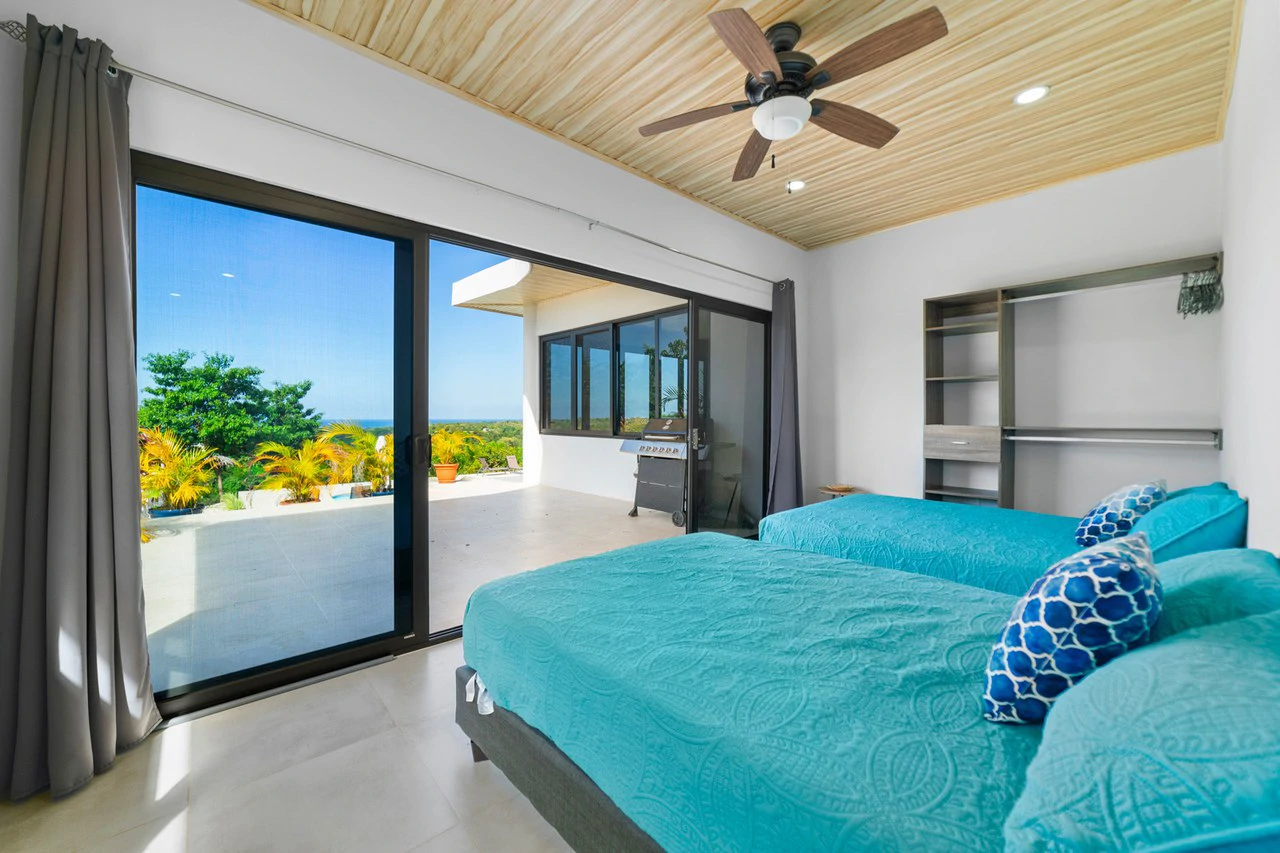 Casa Bella Vista: Brand New Hilltop Ocean View Home - Gallery image 10