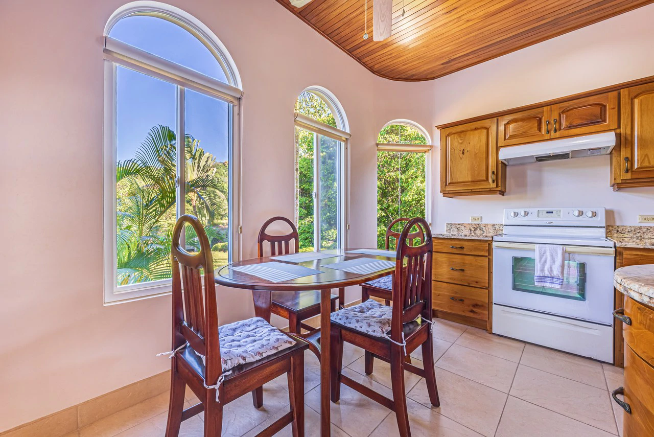 Elegant 3 Bedroom + Office Jungle Home in Puesta Del Sol, Ojochal - Gallery image 29