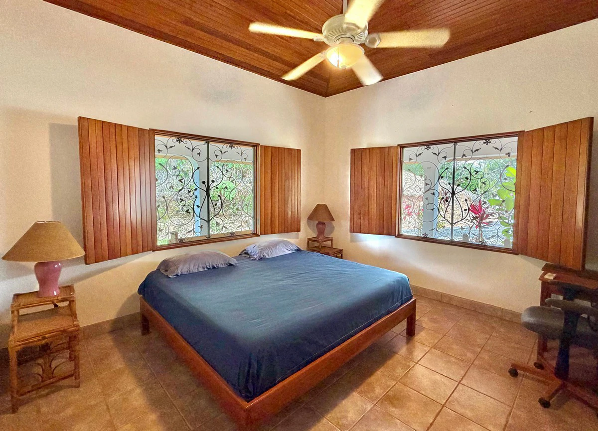 3.64 ACRES - 3 Bedroom Home With Expansive Ocean Views, Multiple Areas to Build, Public Road With Commercial Potential, 10min to the Beach!! - Gallery image 28