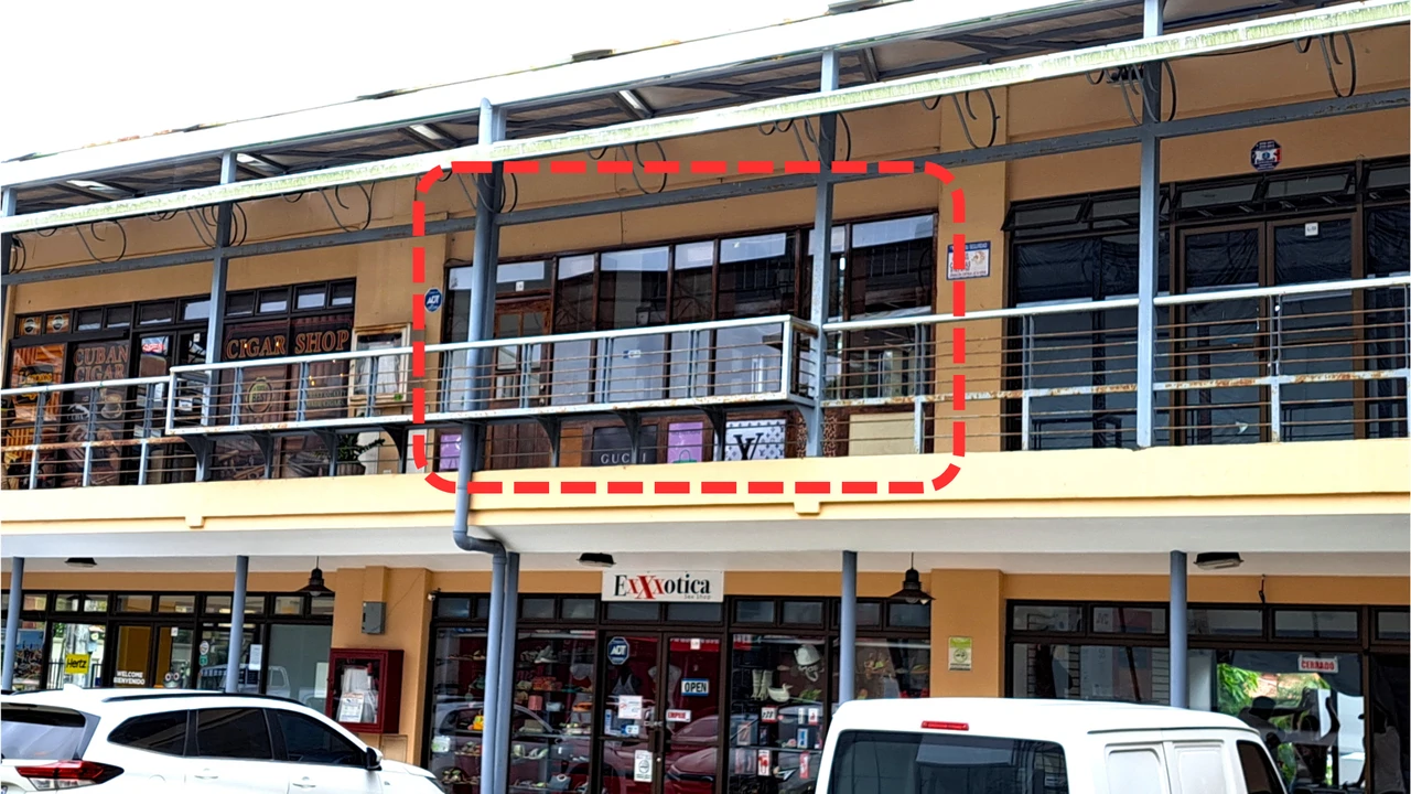 Shop Space with Loft in Jaco’s downtown Plaza Coral for Sale or Rent - Gallery image 5