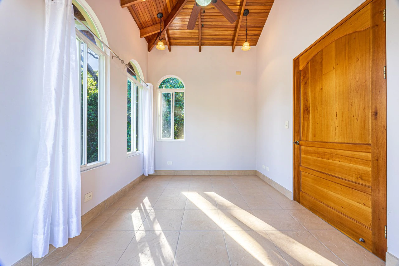 Elegant 3 Bedroom + Office Jungle Home in Puesta Del Sol, Ojochal - Gallery image 23