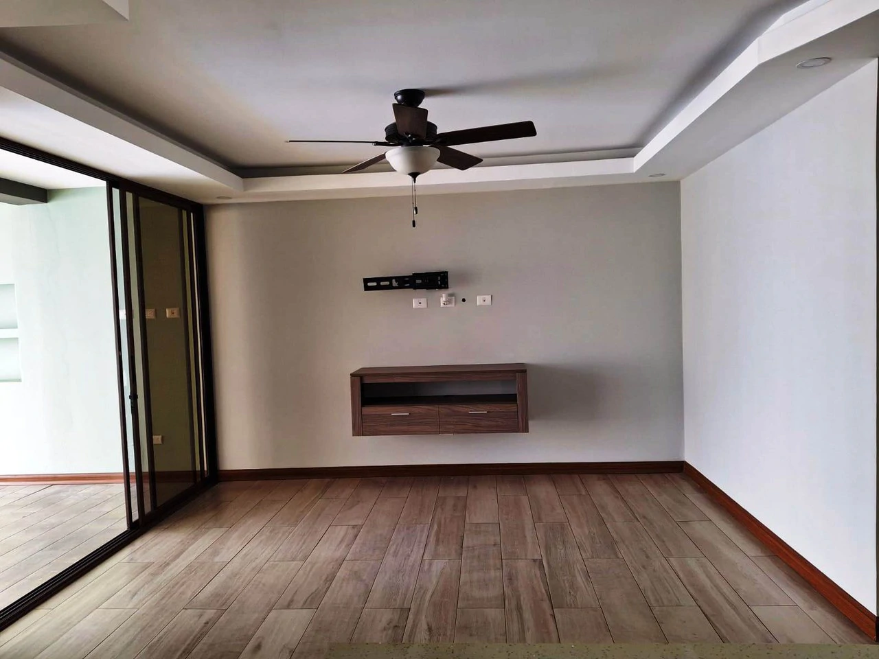 Move In Ready with private pool! - Gallery image 3