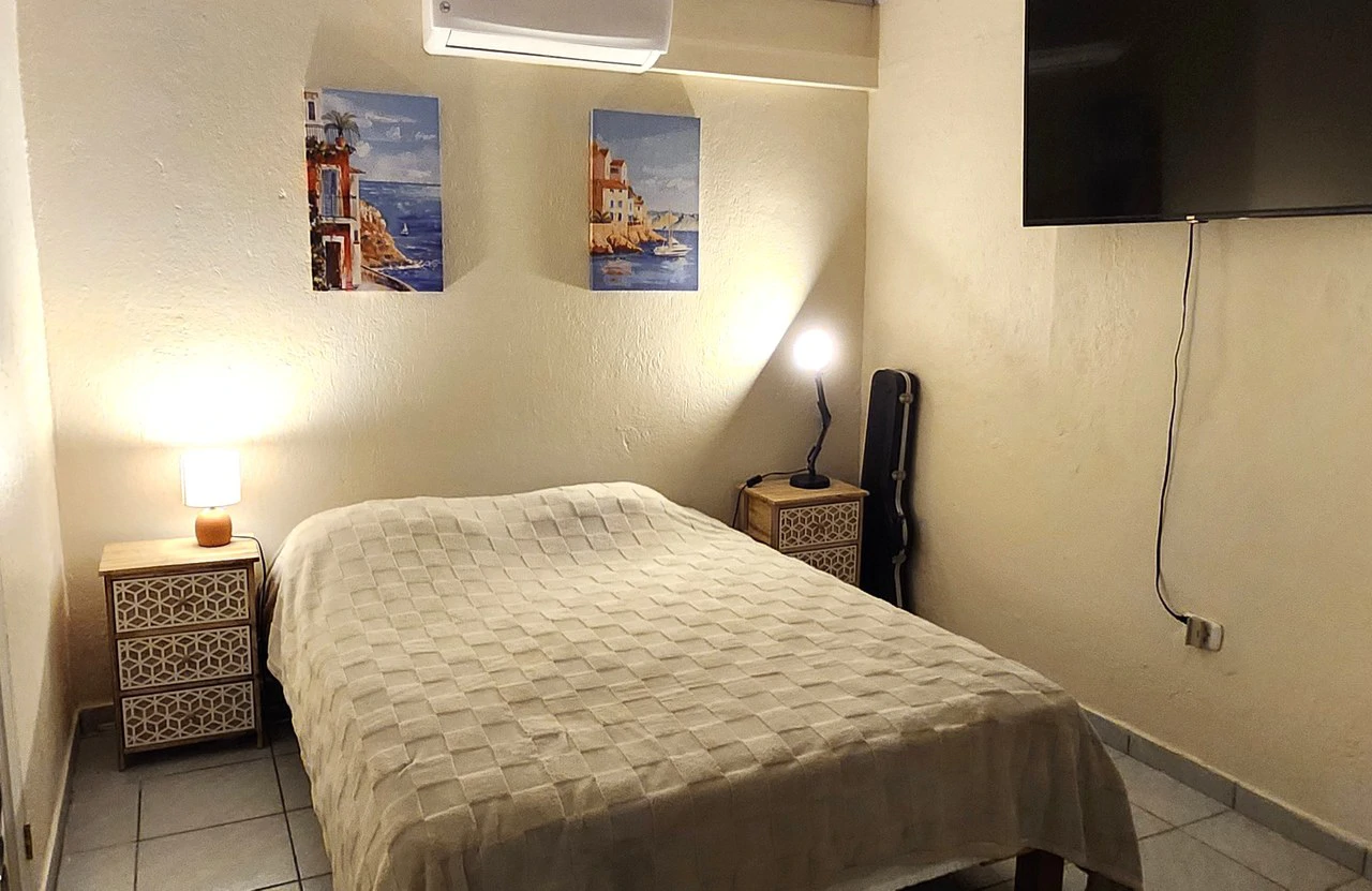 Artistic in Jaco- Quiet and Private 4br/2ba: Walk to the beach, stores, restaurants and the famous Jaco nightlife! - photo 13