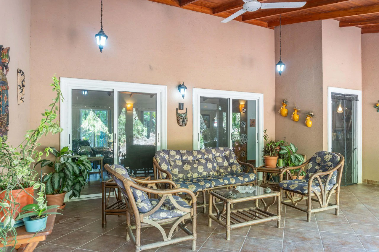 Casa Sereno: A Spacious Retreat Just Minutes From Town - photo 15