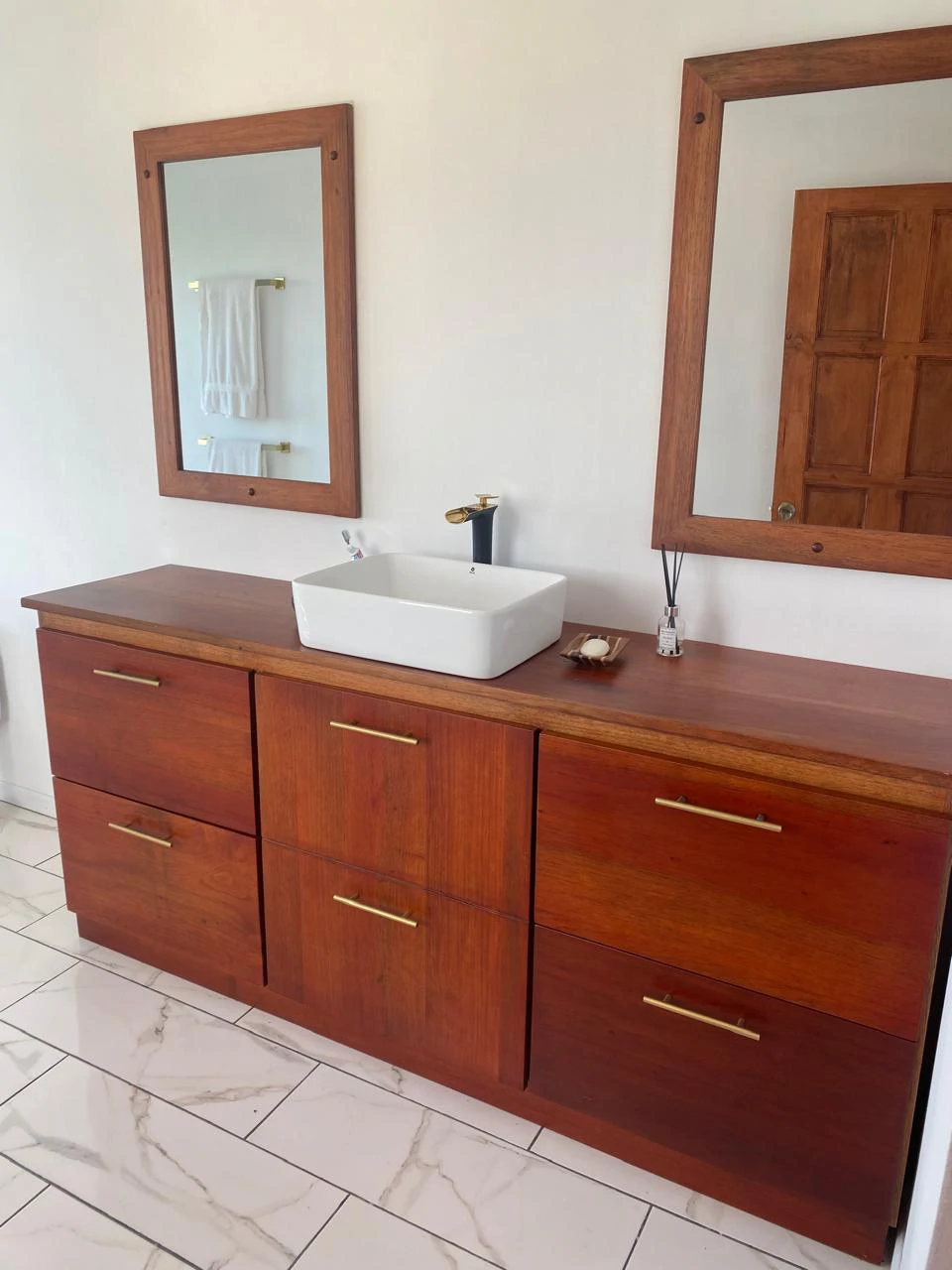 Ecofriendly container home, top views of La Lindora Monteverde LN0525: Elevated Eco-Luxury: Off-Grid Container Home with Panoramic Forest Views in Monteverde, La Lindora. - Gallery image 6