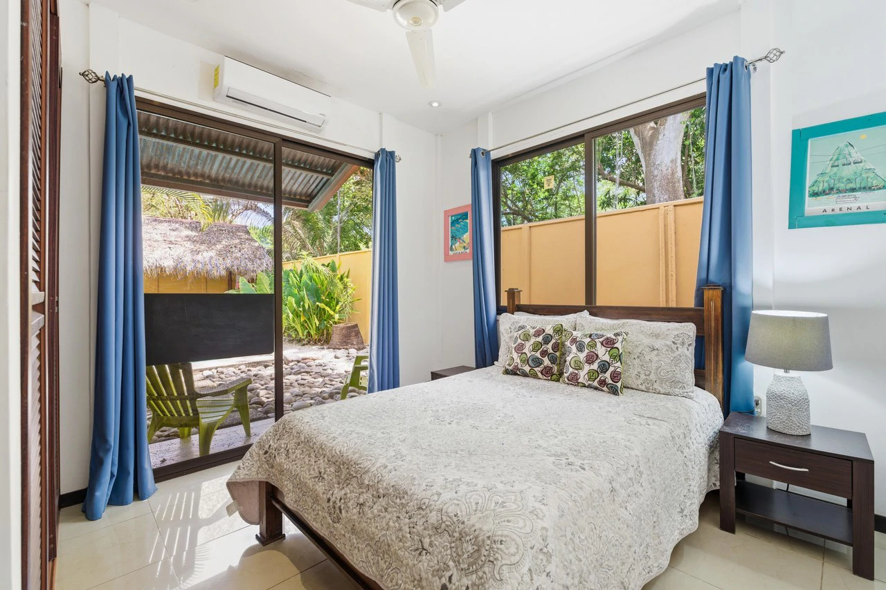 Casa Plumeria: Tropical 4-Bedroom Retreat with Pool Just Steps to Potrero Beach - Gallery image 9