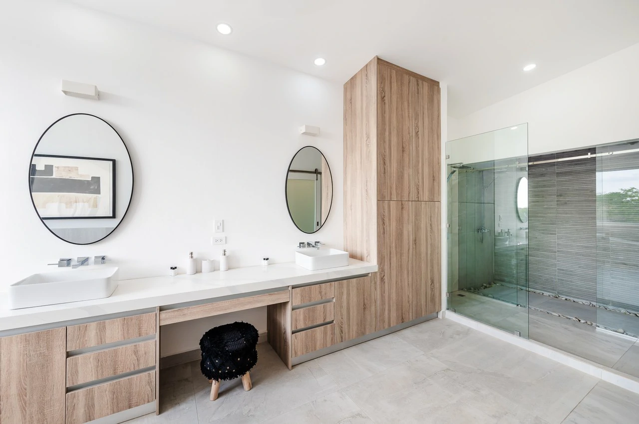 The Enclave: Ultra-Modern 5 Bedroom Villa Located Minutes From the Beach! - Gallery image 27