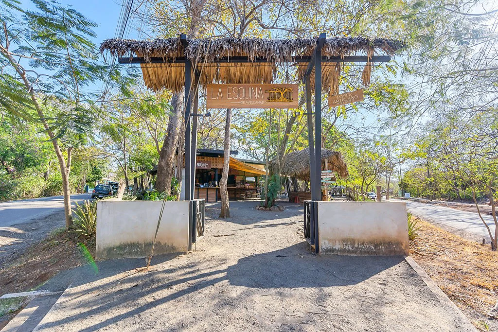 La Esquina de Avellanas: The Premier Commercial Plaza in Playa Avellanas, Costa Rica - Gallery image 2