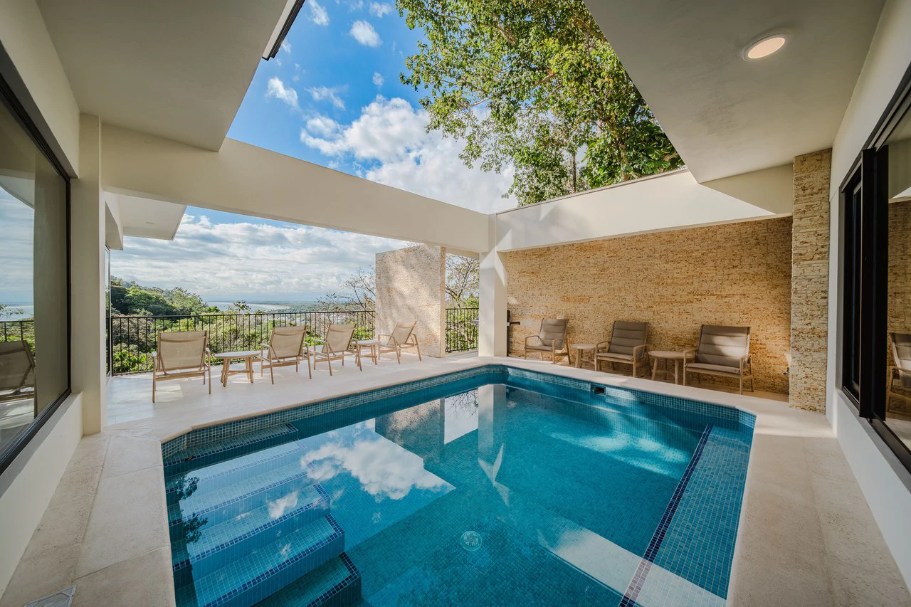 Exceptional Ocean & Jungle-View Estate in a Prestigious Gated Community near Marina Pez Vela - Gallery image 25