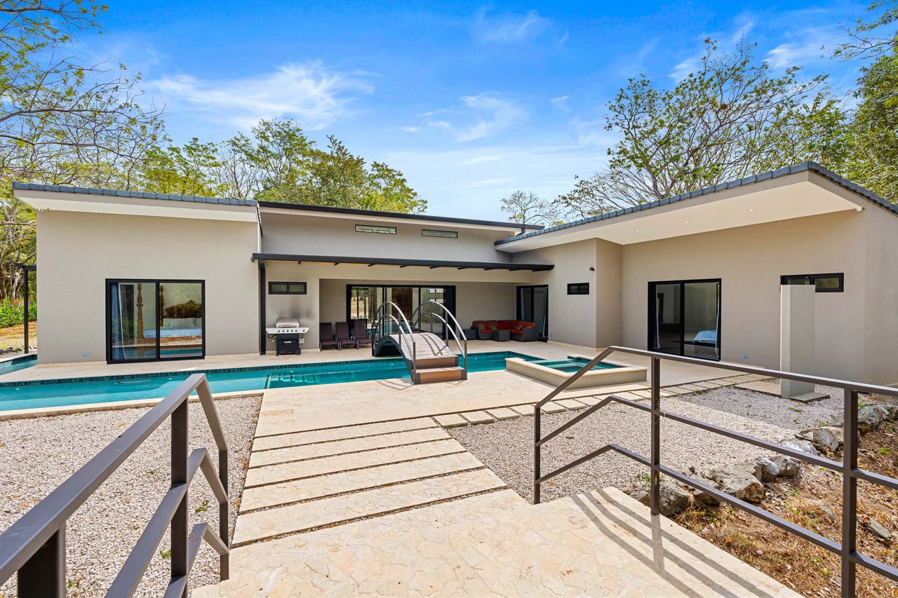 Casa Avalon: New 4-Bedroom Home on 1.48-Acre Lot – Build 2 More Structures, Just Minutes from the Beach! - Gallery image 28