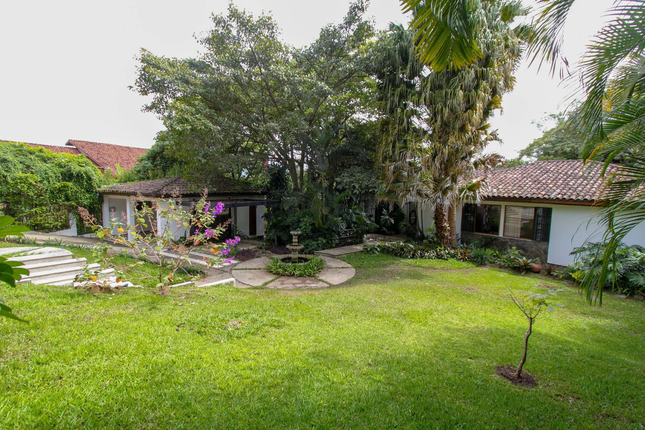 PACO VISTAS: Escazu single story home for sale or rent p459