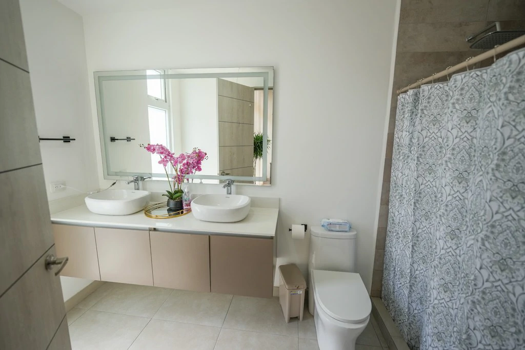 House For Sale in San Rafael - Gallery image 18