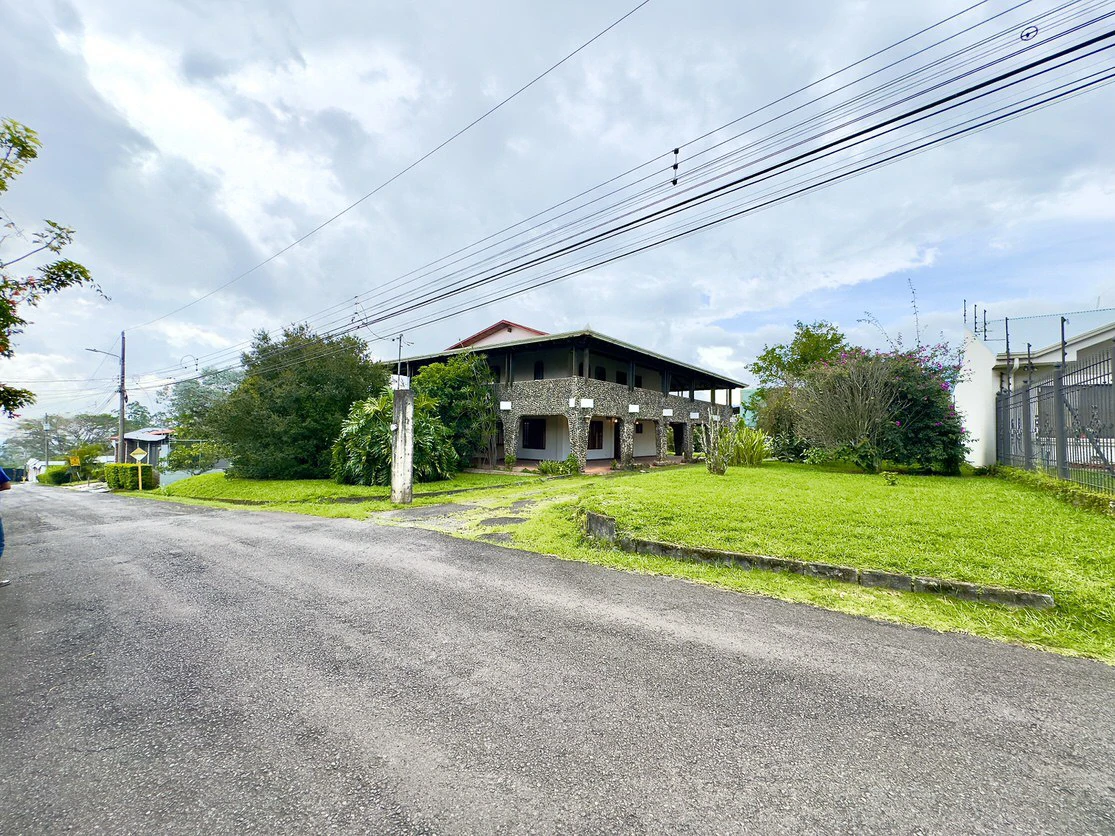 Casa Antigua: Beautiful old fashioned house with great piece of land in Barva Heredia - Gallery image 2