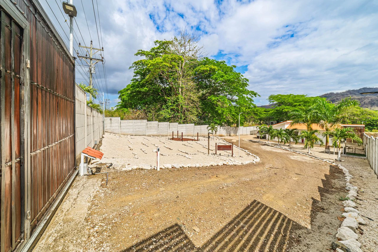 Casa Diria: Peaceful Turnkey 2BR Near Beaches - Gallery image 6