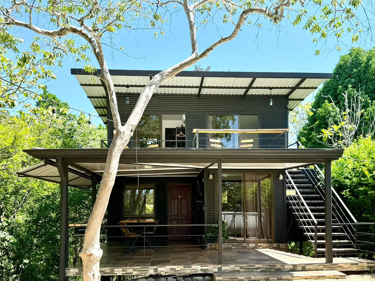 Vista de las Pirámides de Santa Fe: $175,000 USD Modern Mountain View Home for Sale in Cobano, Costa Rica