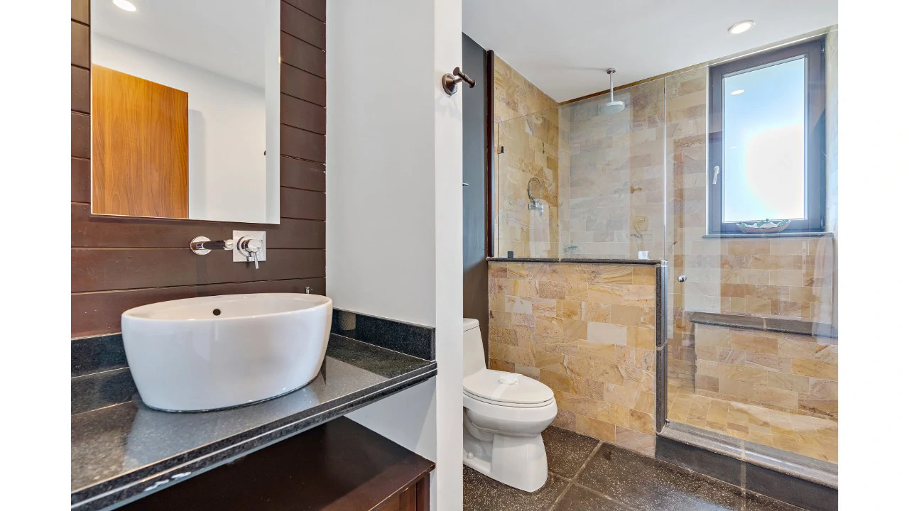 Penthouse: Live in the number one luxury development with private beach in the national reserve of Manuel Antonio - Gallery image 11