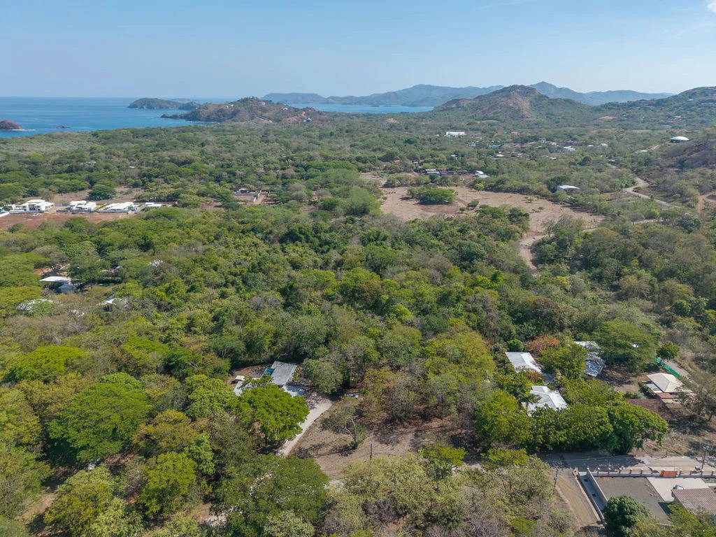 Casa Avalon: New 4-Bedroom Home on 1.48-Acre Lot – Build 2 More Structures, Just Minutes from the Beach! - Gallery image 57