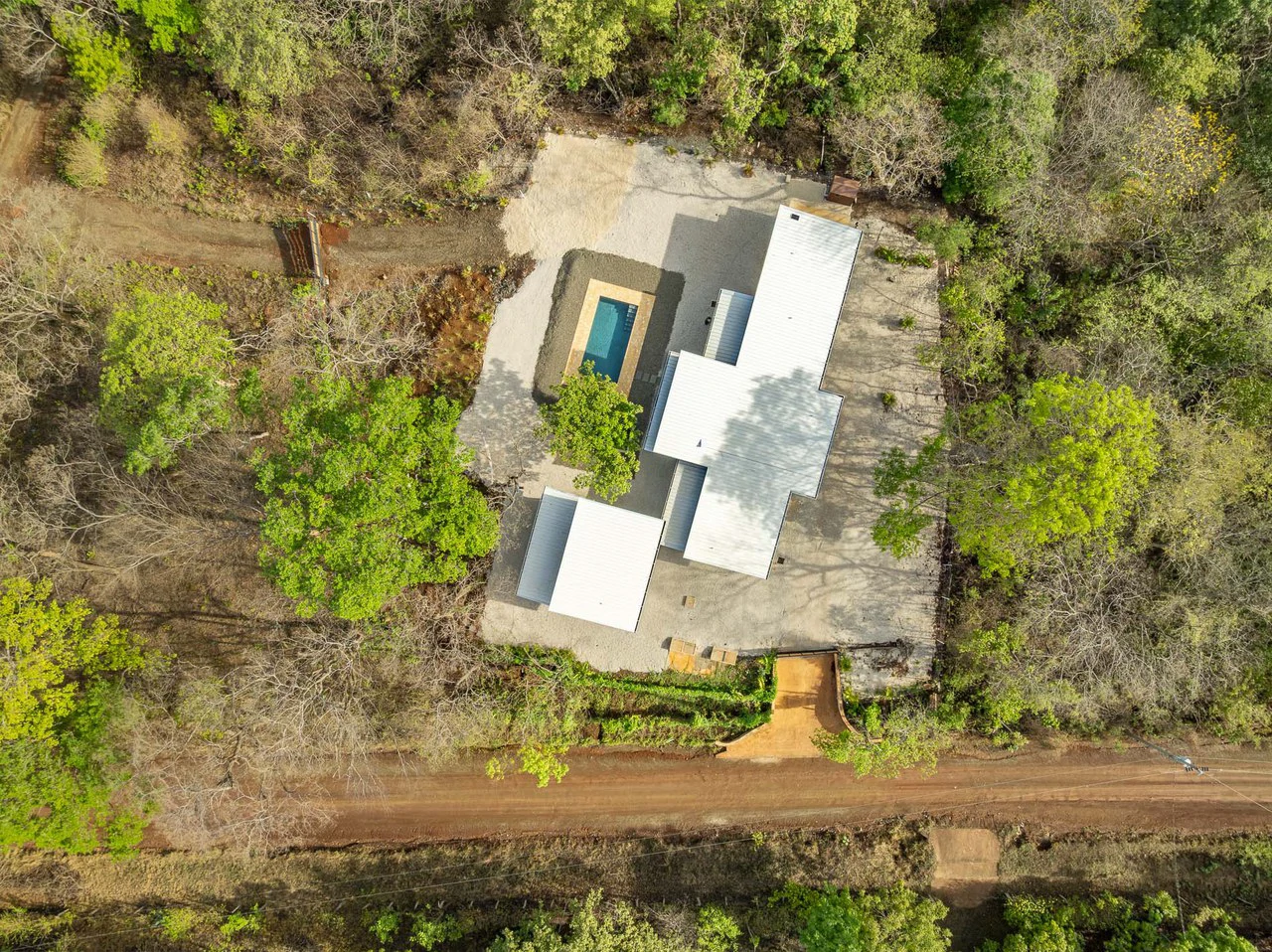 Casa Serena: Modern Villa with Pool and Guest House - Gallery image 12