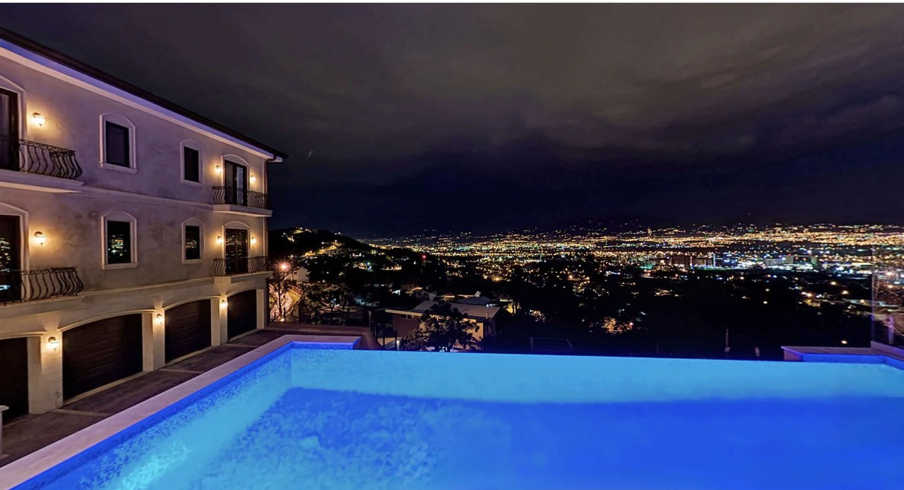 Casa Mirador: House For Sale in San Rafael - Gallery image 6