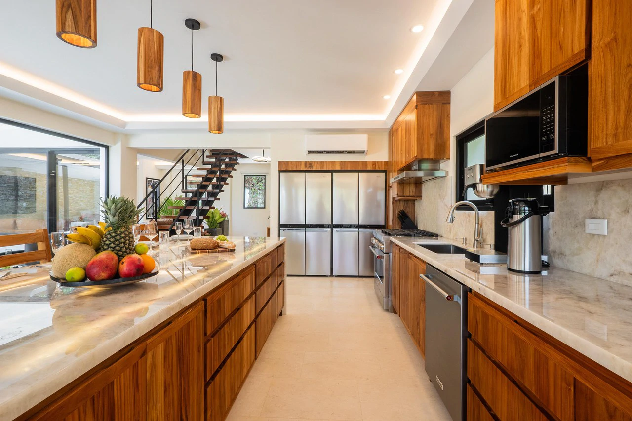 Grand luxury 9 bedroom, 9.5 bath Rainforest & Mountain View Estate near Marina Pez Vela - Gallery image 13