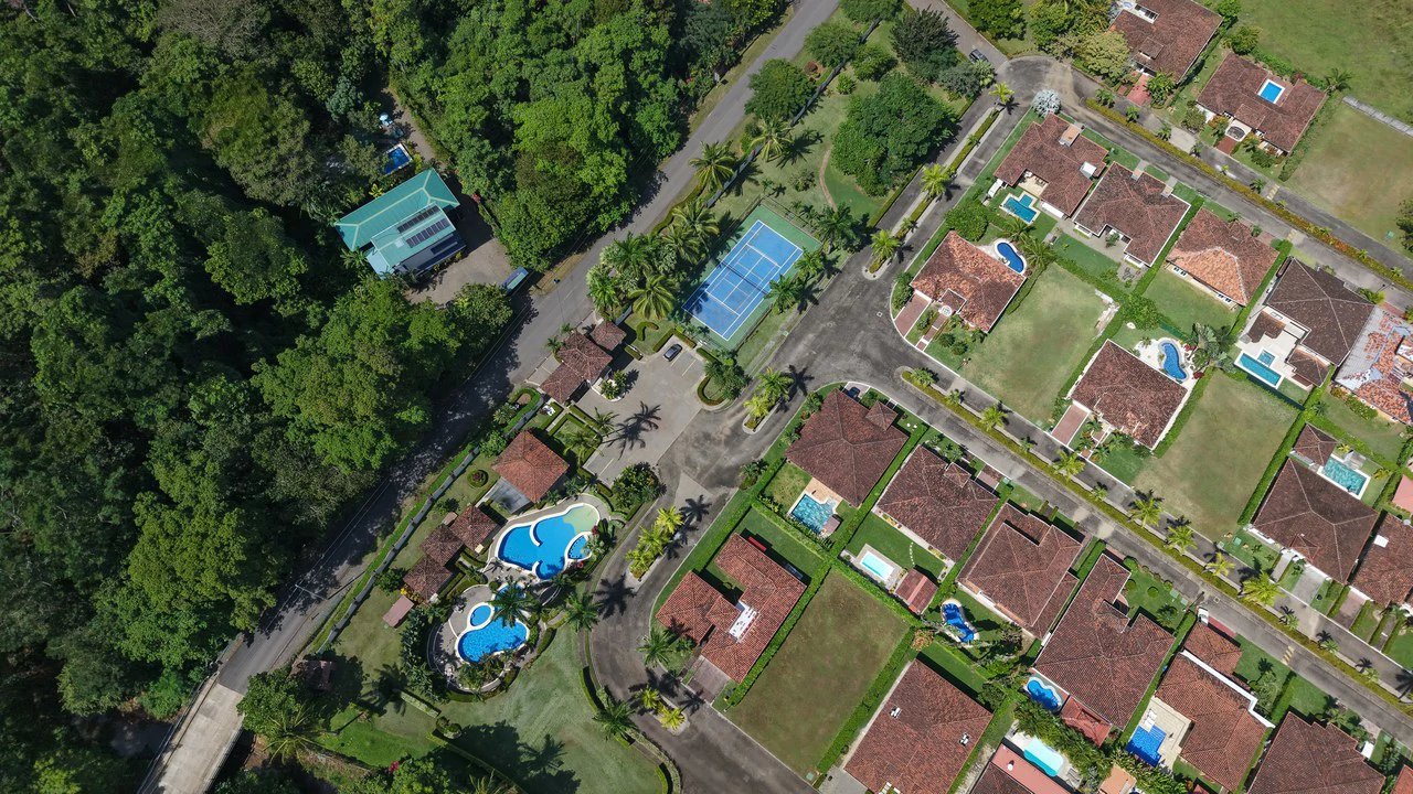 Casa Tropical: Best entry into highly sought after community! - Gallery image 28