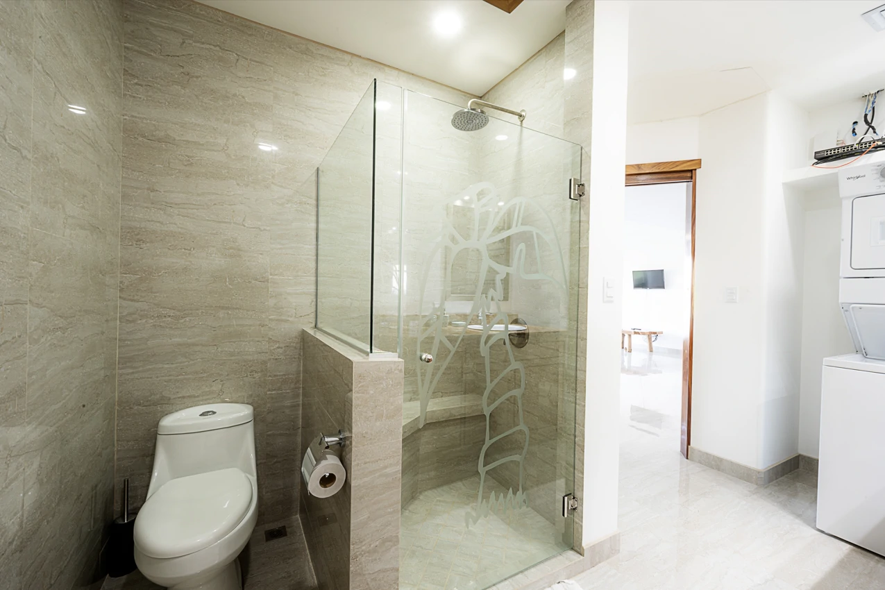 SELLER FINANCING AVAILABLE ! Luxurious Gated Condominium Community - Gallery image 19