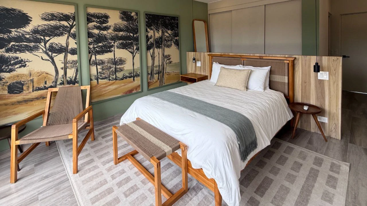 3BR Lakefront Haven: Serene Coastal Living Near Costa Rica’s Premier Surf Breaks - Gallery image 2