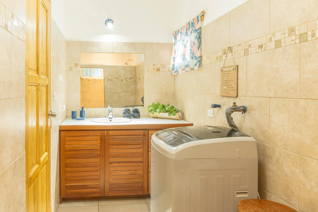 Casa Ceiba: Turnkey Investment Walking Distance to Beach - Gallery image 6