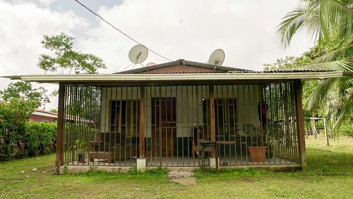 Small Wood House in Cañaza | A Charming Piece of Costa Rican Paradise - Gallery image 4