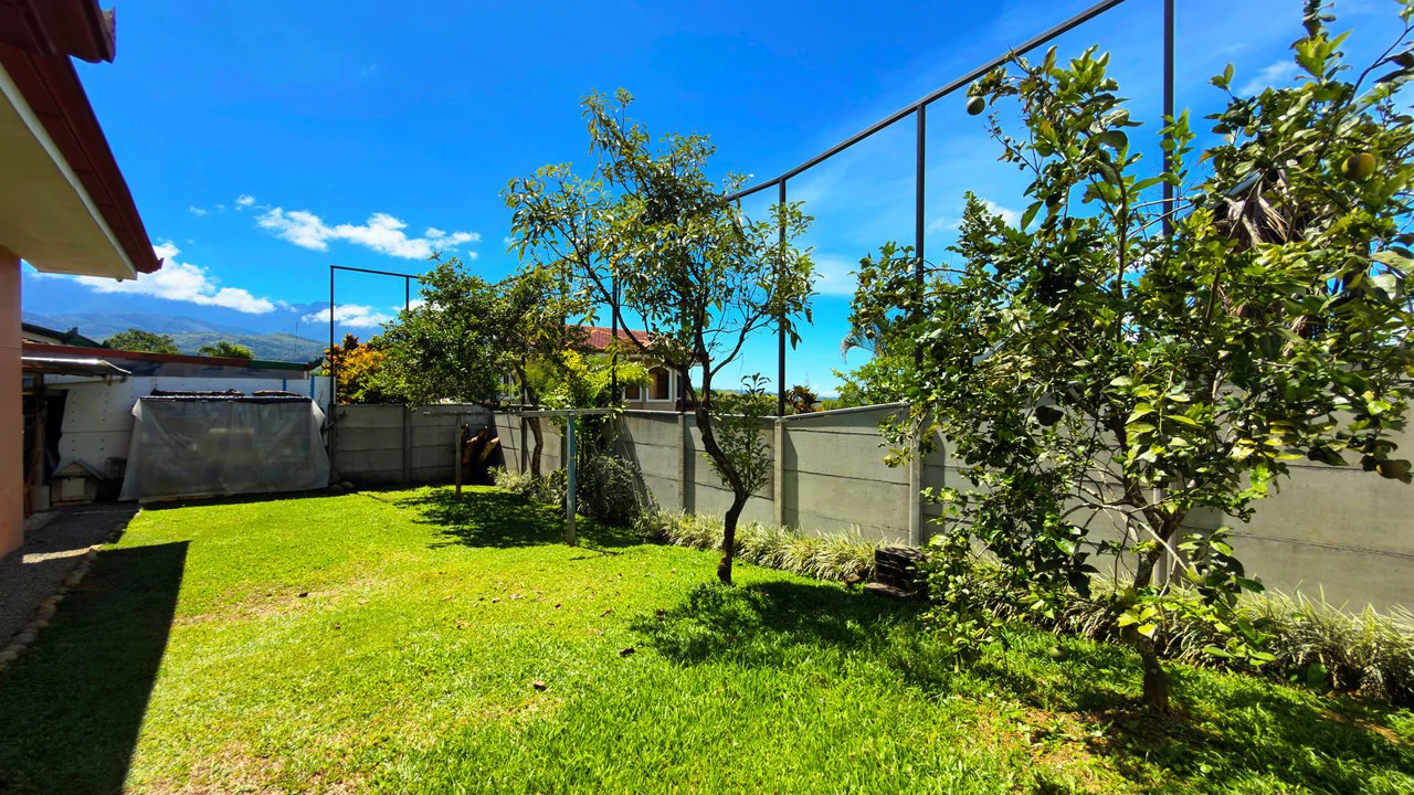Countryside House For Sale in San Isidro del General - Gallery image 5