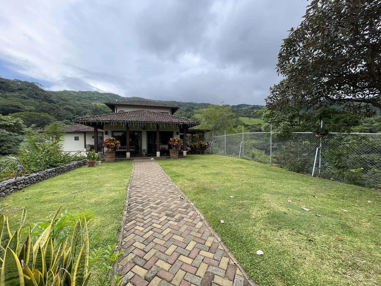Main house plus 7 rental cabins — a proven income-generating property. - Gallery image 7