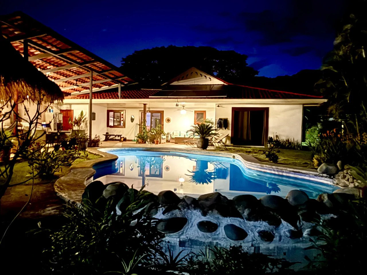 Tropical Villa 519: $629,950 USD Gated Los Delfines Golf & Country Club Beachfront Village. 5 min walk to Swimming beach in Bahia Ballena on the Southern Nicoya Penisula - Gallery image 2