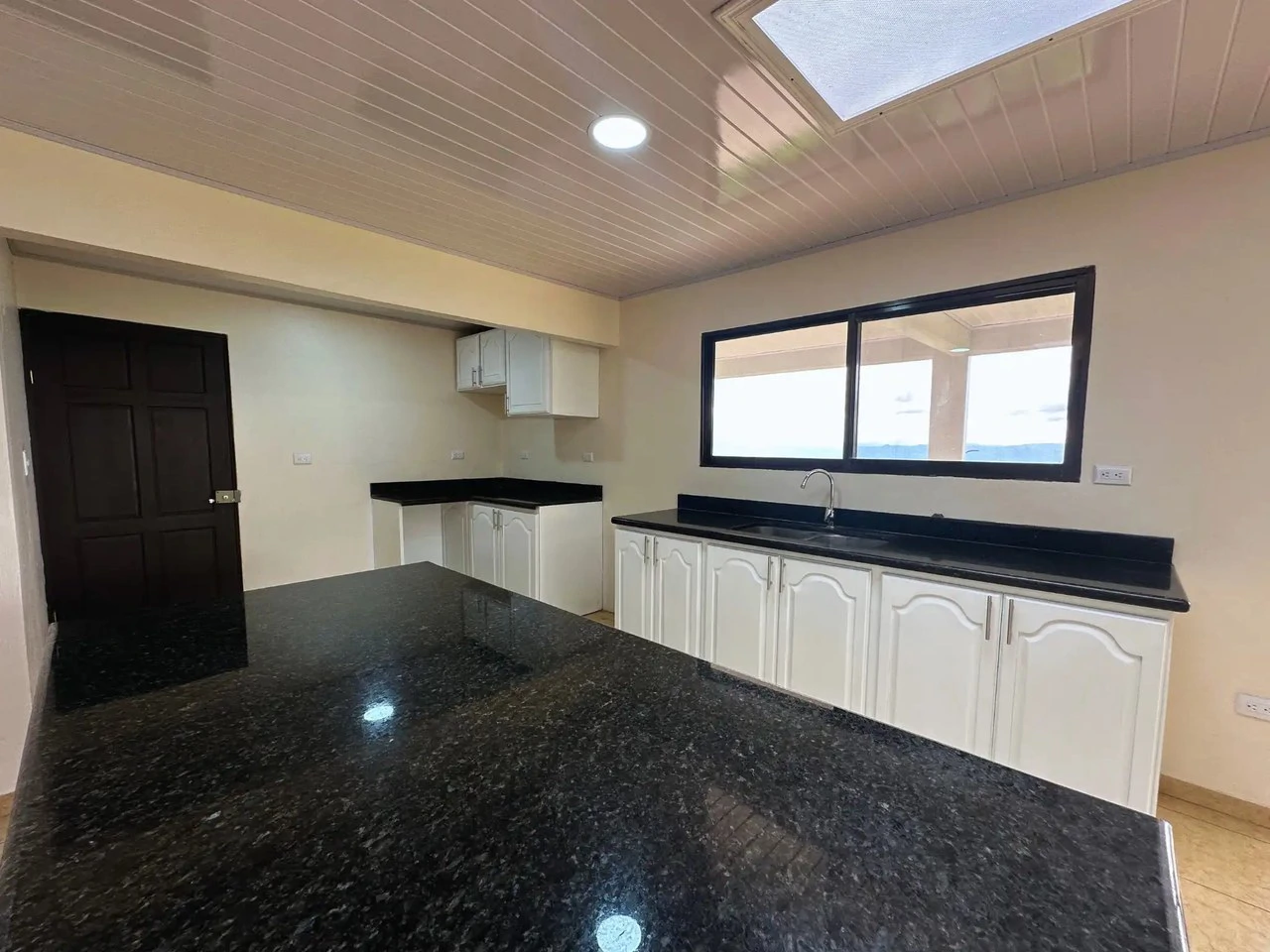 Large house with views for sale in the Sarchí area - Gallery image 3