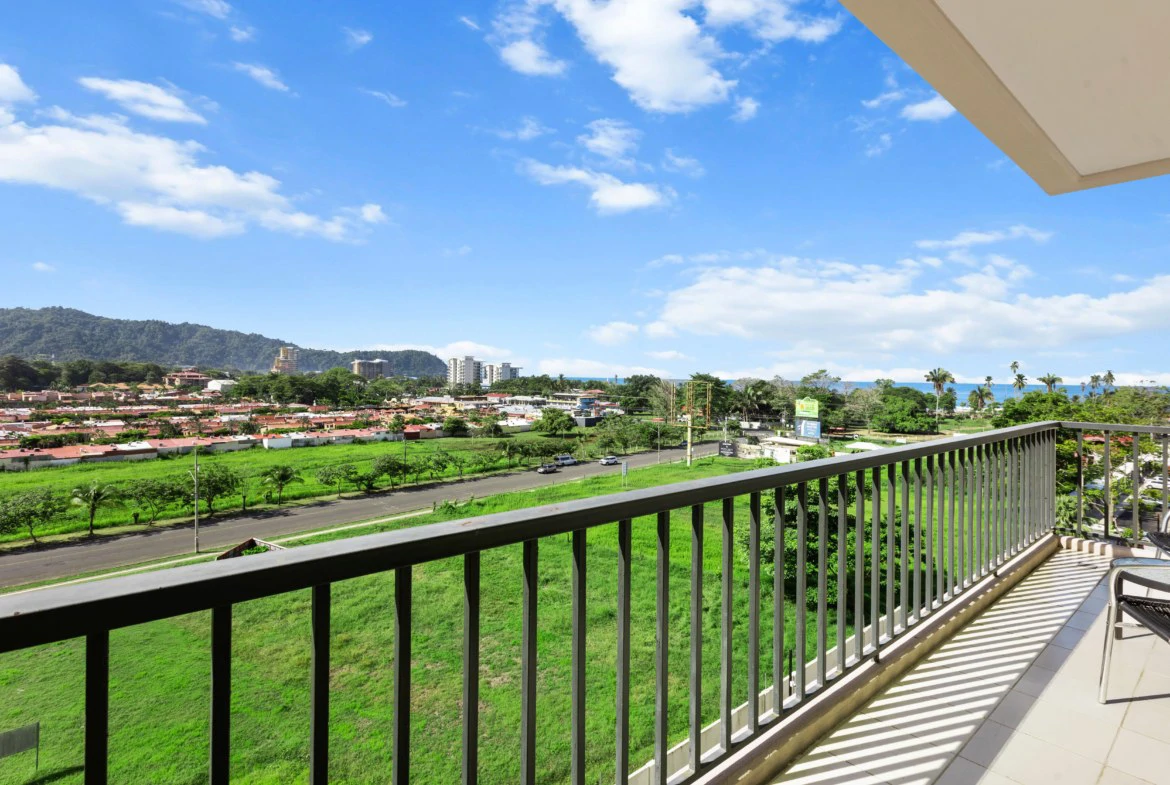 6th Floor 3-bedroom JacoBay Condo with Panoramic Sunrise, Mountain and Ocean Views - Gallery image 6