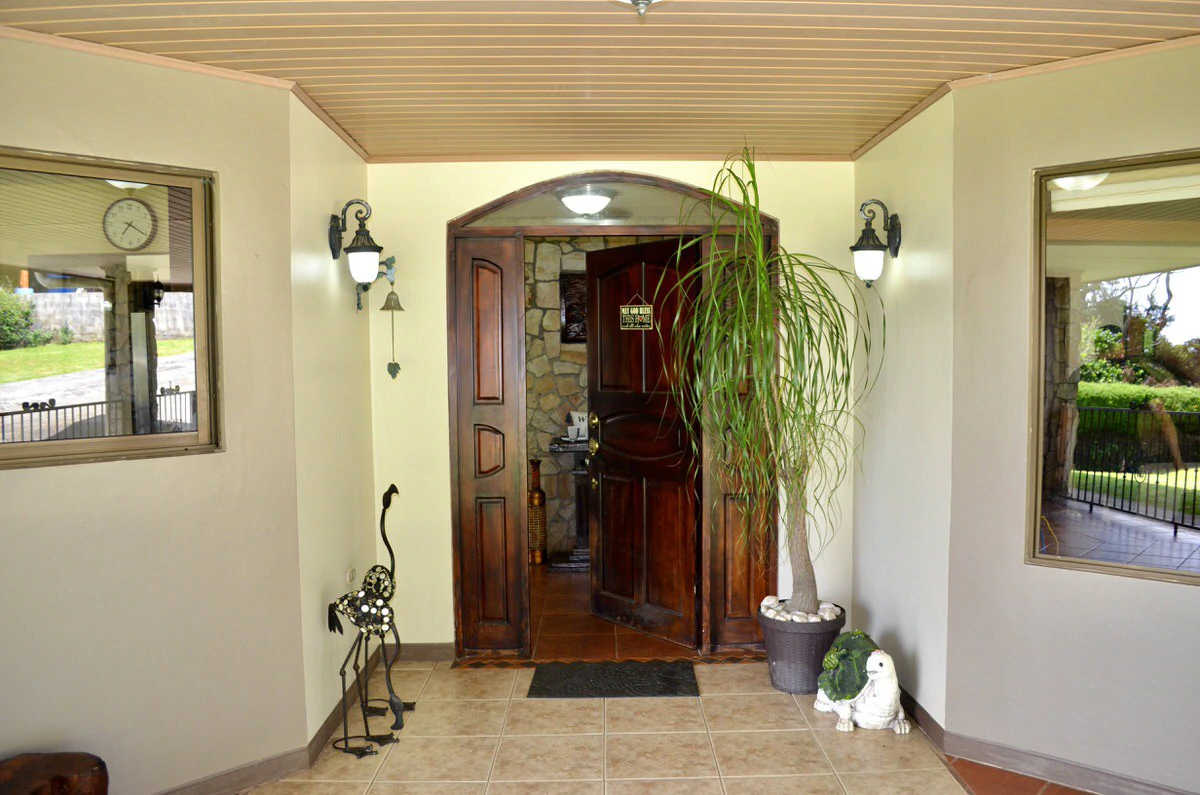 Property for sale with the 3 houses in San Rafael - Gallery image 48