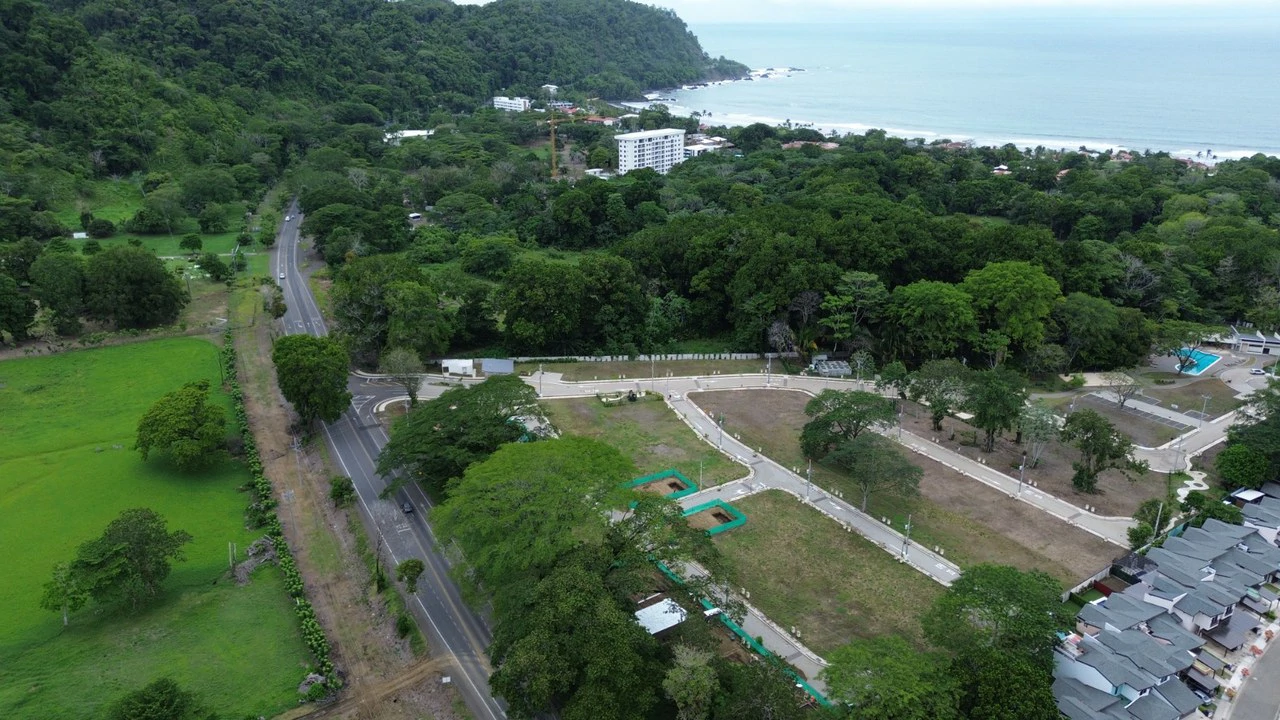 Lot in gated community near the beach, Jaco costa Rica:    154 m² Lot for Sale in Casa Praia Condominium, La Laguna Development, Just 5 Minutes from Jacó Beach, Puntarenas, Costa Rica   ️ - Gallery image 7