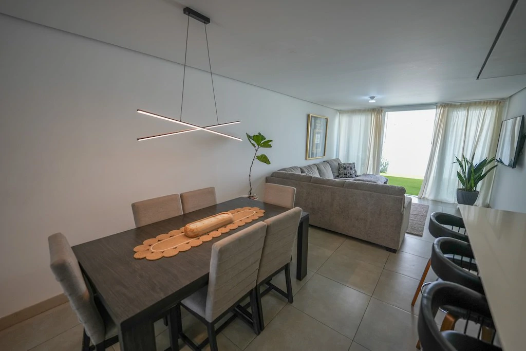 House For Sale in San Rafael - Gallery image 10