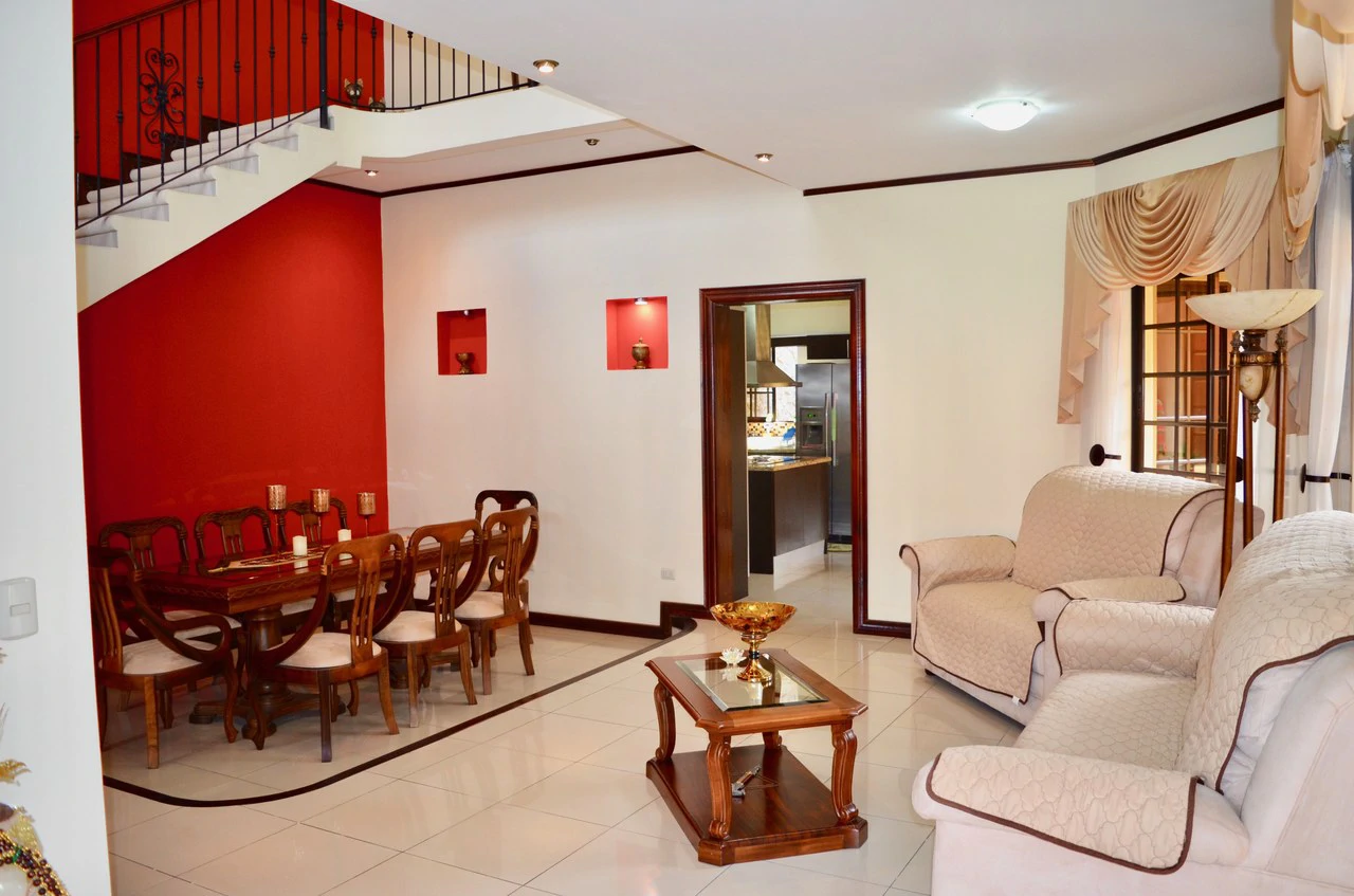 Gorgeous 4 Bedroom house for sale in Santo Domingo de Heredia - Gallery image 2