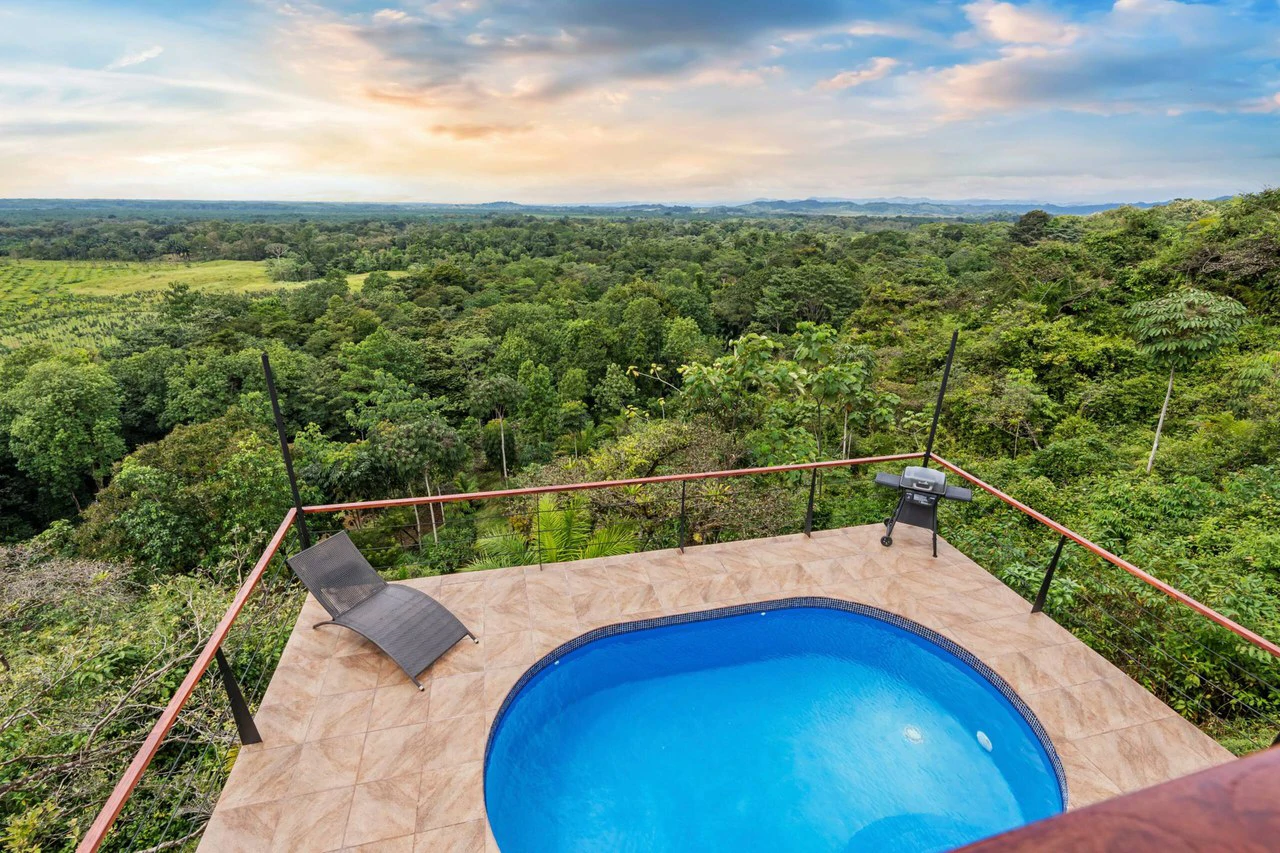 Casa Sol: Exceptionally Private Home with Panoramic Ocean, Mountain & Sunset Views - Gallery image 31