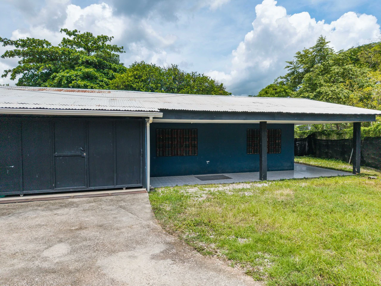 Potrero Fixer Upper: Fully Serviced 500 m² Lot - Gallery image 11