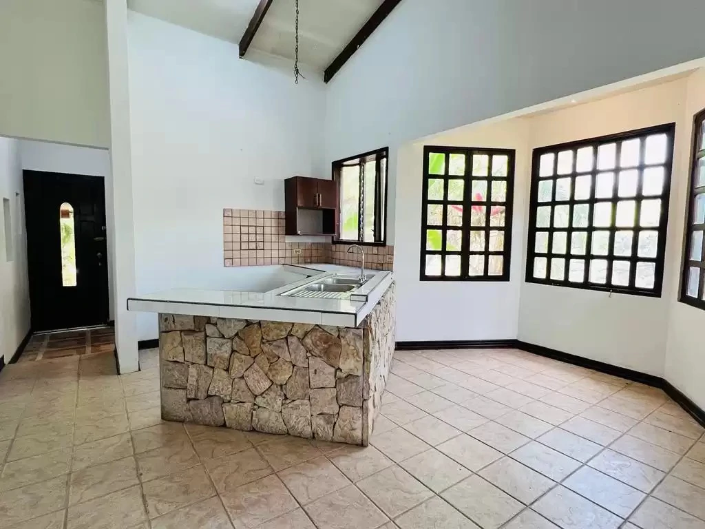 Countryside House For Sale in Liberia - Gallery image 4